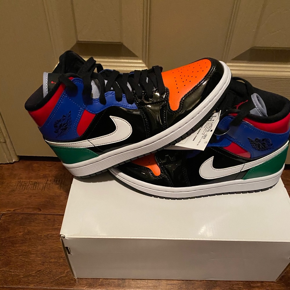 WMNS AIR JORDAN 1 MID SE 'MULTI PATENT'